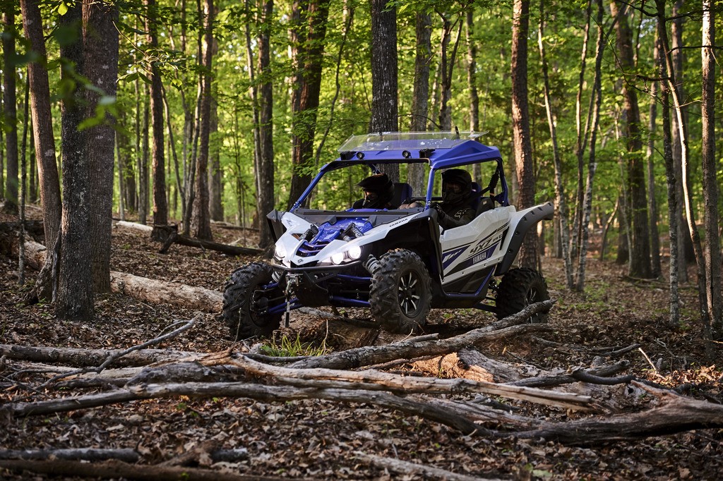 2017 YXZ1000R SS_Team Yamaha Blue - White_Lifestyle